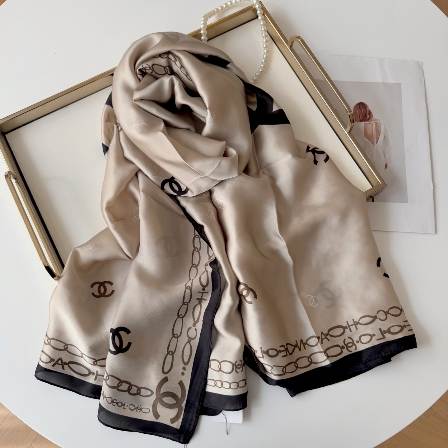 Newly arrived women's fashionable silk scarf