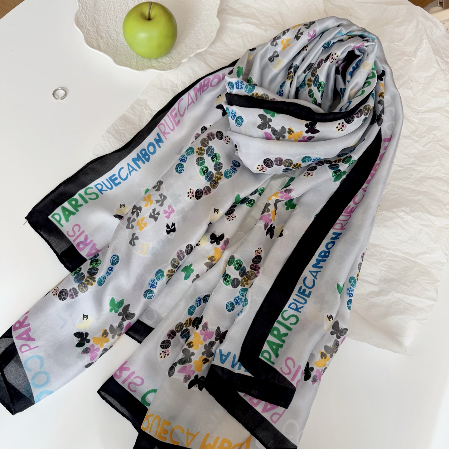 Newly arrived women's fashionable silk scarf