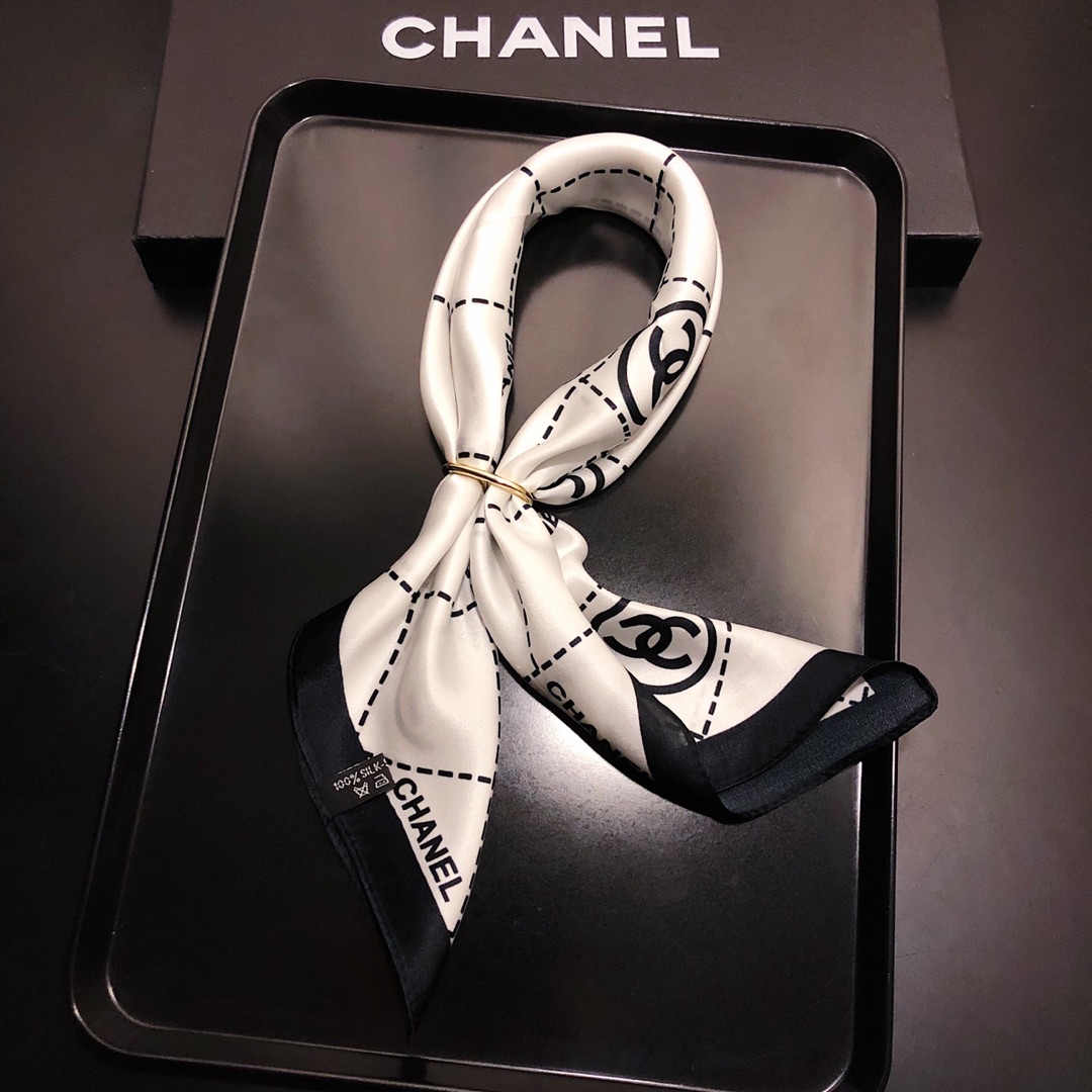 Newly arrived women's fashionable silk scarf