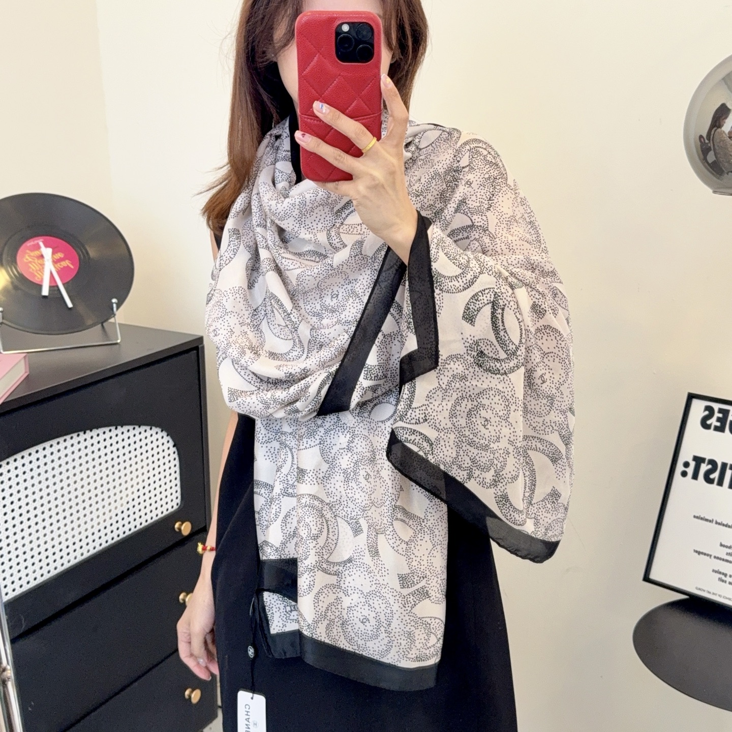 Newly arrived women's fashionable silk scarf