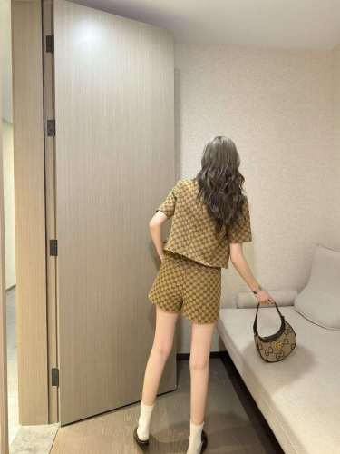 New fashionable women's clothing, shorts