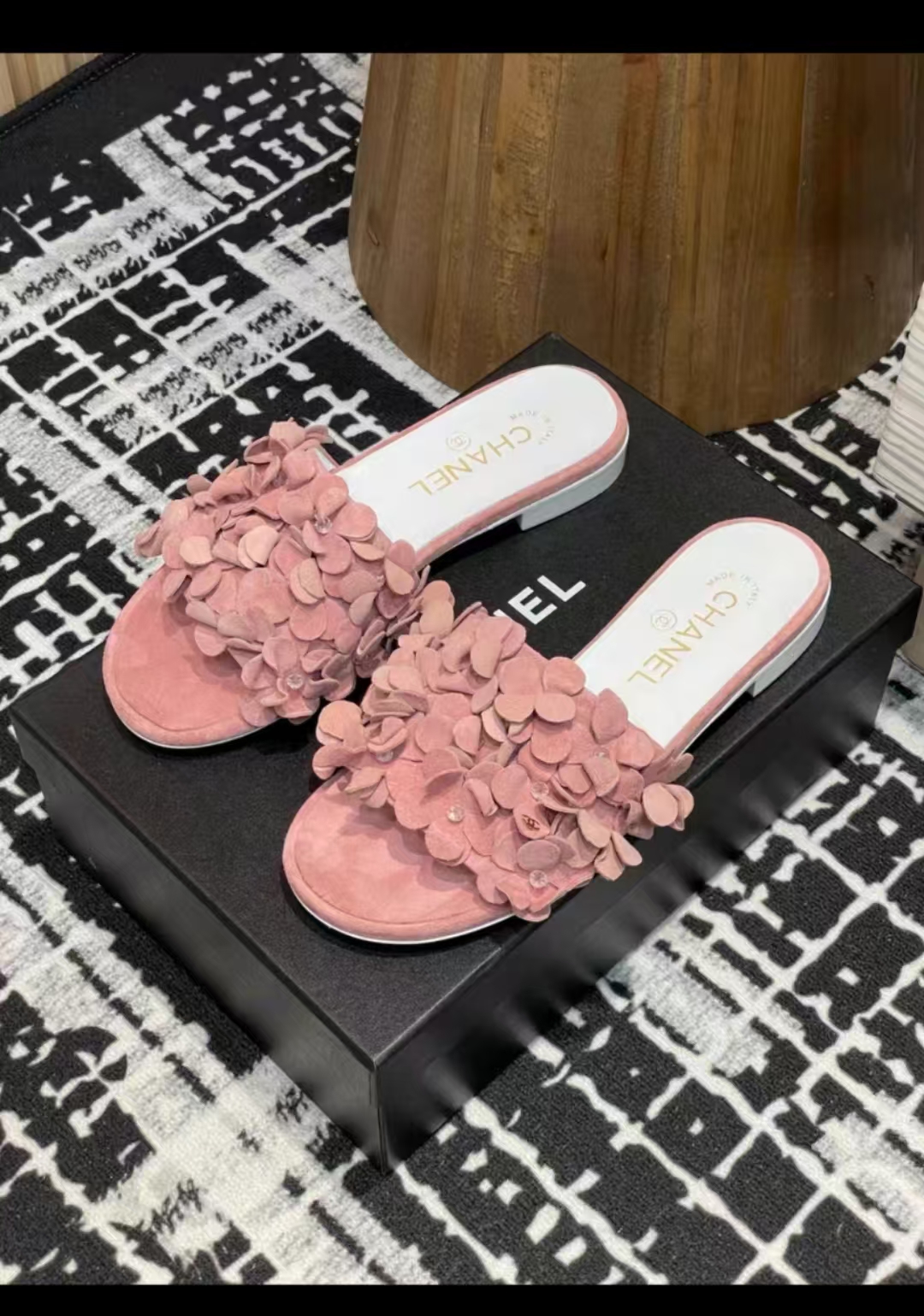New Fashion Flower Slippers(WITHOUT BOX)