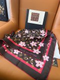 Newly arrived women's fashionable silk scarf(70*70)