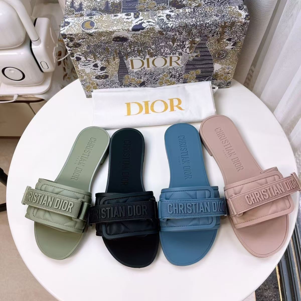 New arrivals of women's slippers(WITHOUT BOX)