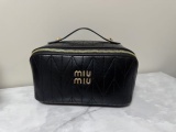 New fashionable women's makeup bag and wash bag