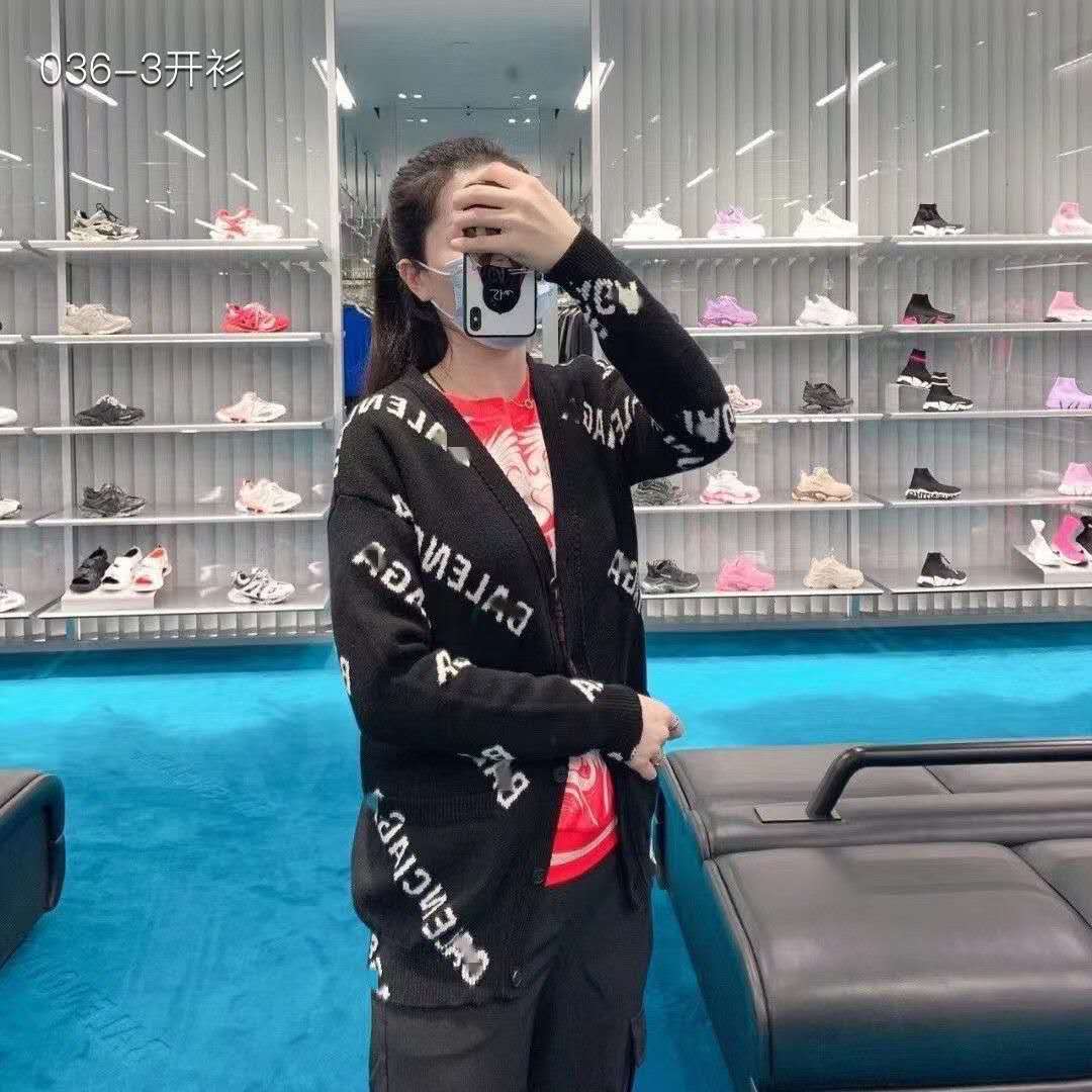 New Fashionable women's knitted sweater