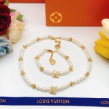 New pearl necklace and bracelets