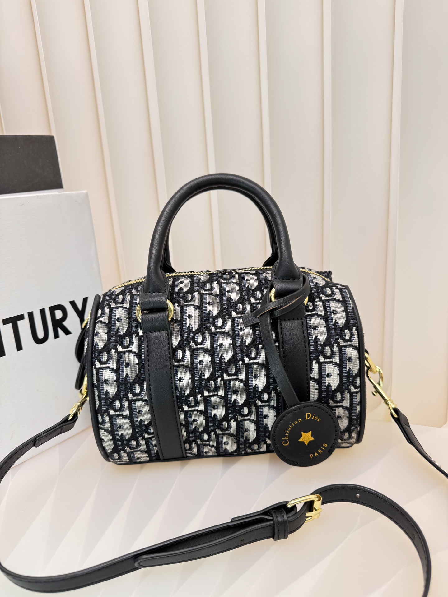 New fashionable women's shoulder bag