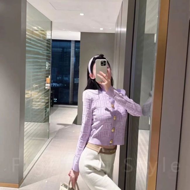 Winter college style slim   long sleeved knitted sweater