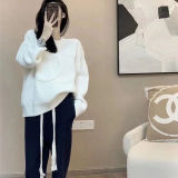 Winter college style slim   long sleeved knitted sweater