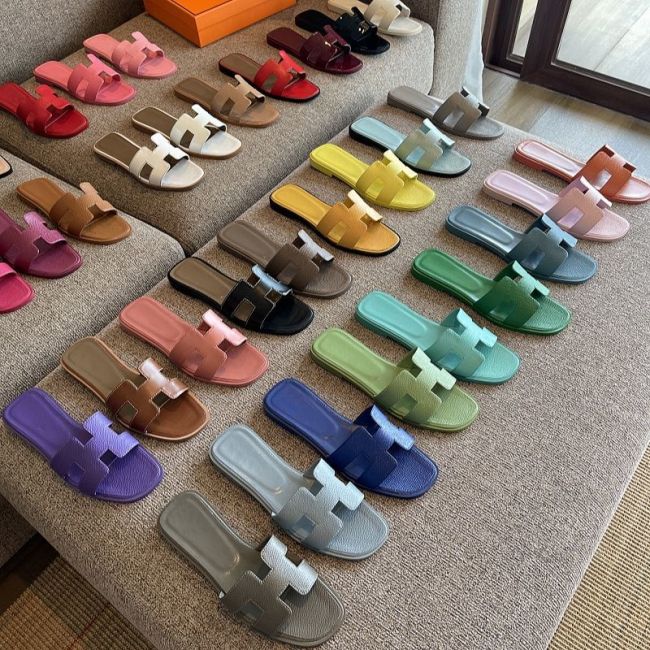 New fashionable women's slippers(WITHOUT BOX)