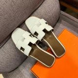 New fashionable women's slippers(WITHOUT BOX)