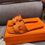 New fashionable women's slippers(WITHOUT BOX)