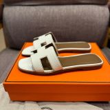 New fashionable women's slippers(WITHOUT BOX)