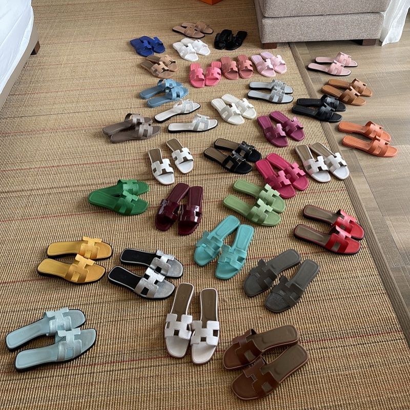 New fashionable women's slippers(WITHOUT BOX)
