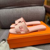 New fashionable women's slippers(WITHOUT BOX)