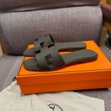 New fashionable women's slippers(WITHOUT BOX)