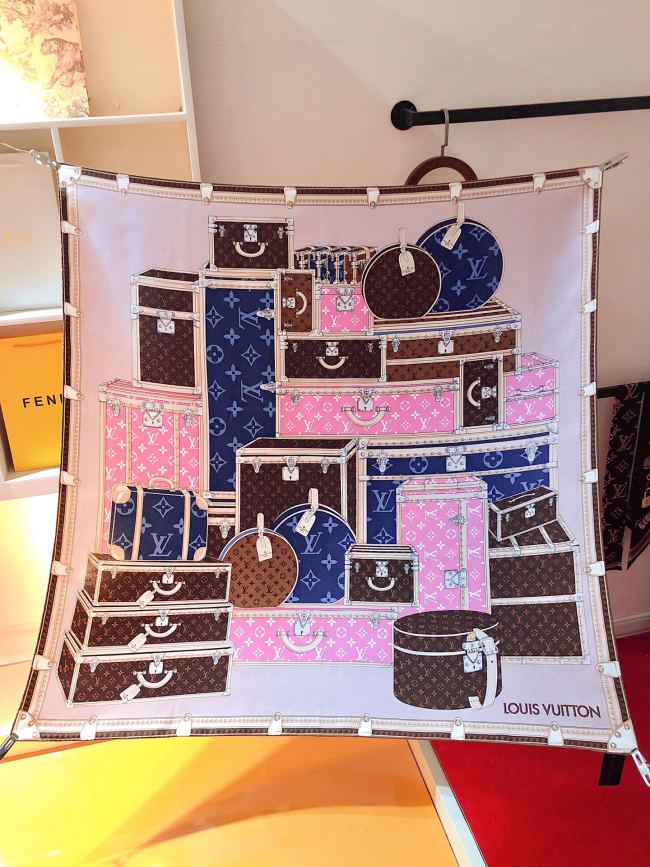 Newly arrived women's fashionable silk scarf(90*90)