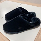 Newly arrived fashionable MEN'S and women's slippers