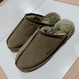 Newly arrived fashionable MEN'S and women's slippers