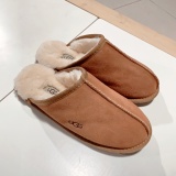 Newly arrived fashionable MEN'S and women's slippers