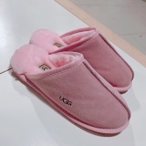 Newly arrived fashionable MEN'S and women's slippers