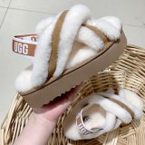 Newly arrived fashionable women's slippers