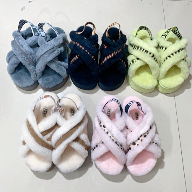 Newly arrived fashionable women's slippers