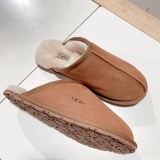 Newly arrived fashionable MEN'S and women's slippers
