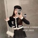 Winter college style slim   long sleeved knitted sweater