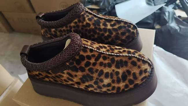 Winter new retro style thick soled fashion simple warm snow boots kids women's shoes(no box)