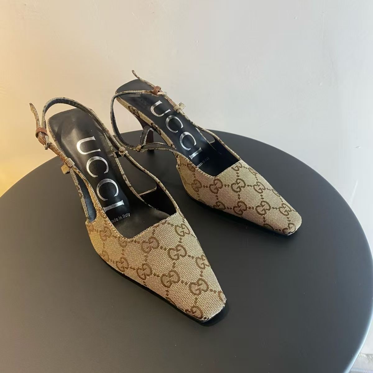 Fashionable women's shoes(NO BOX)