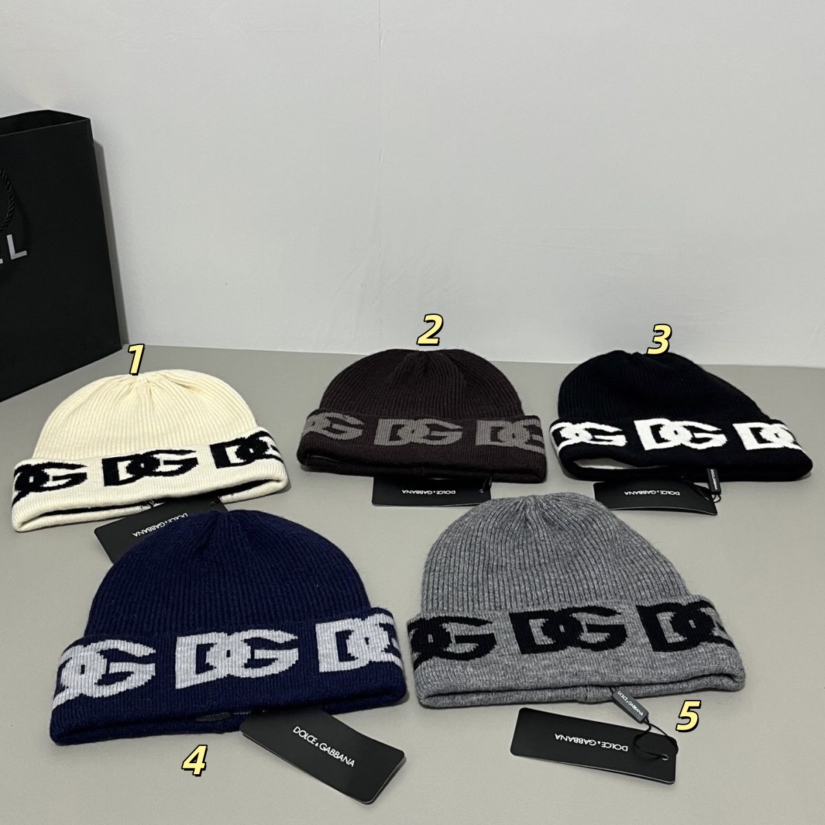 Street Fashion labeling woolen hat autumn and winter wild knitted cold hat men and women