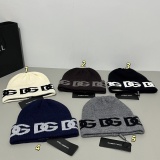 Street Fashion  labeling woolen hat autumn and winter  wild knitted cold hat men and women