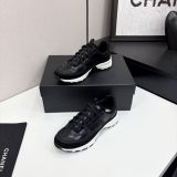 New fashionable sports shoes