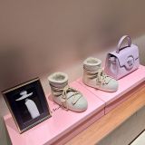 New fashionable sports shoes