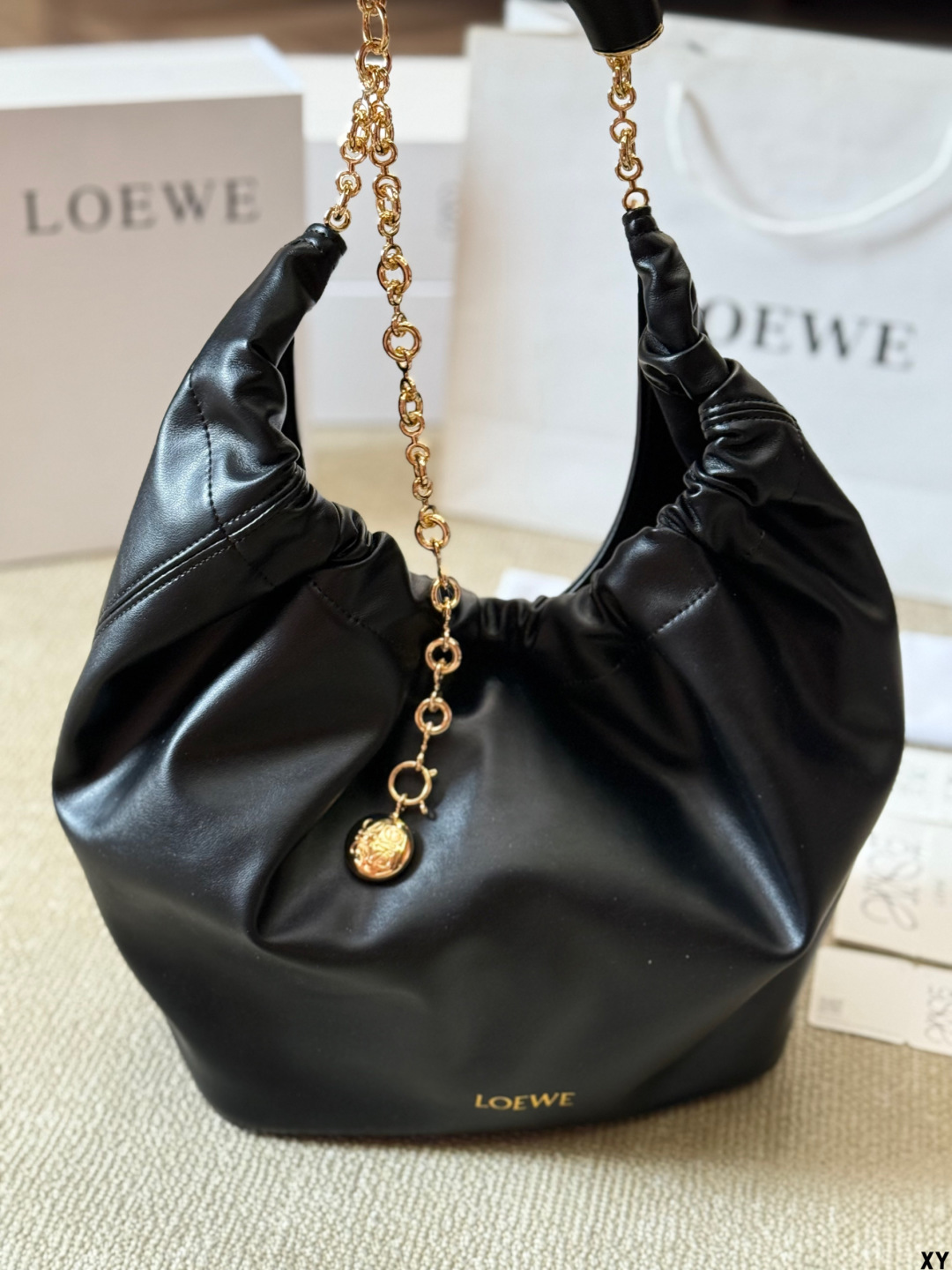 Fashionable shoulder bag for ladies