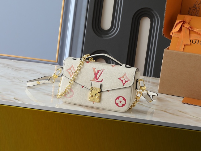 Fashionable shoulder bag for ladies