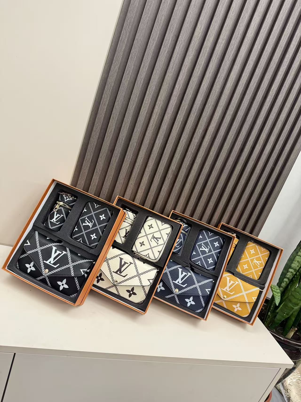 Latest gift box set, fashionable shoulder bag card bag combination, full set of plastic packaging (with box)