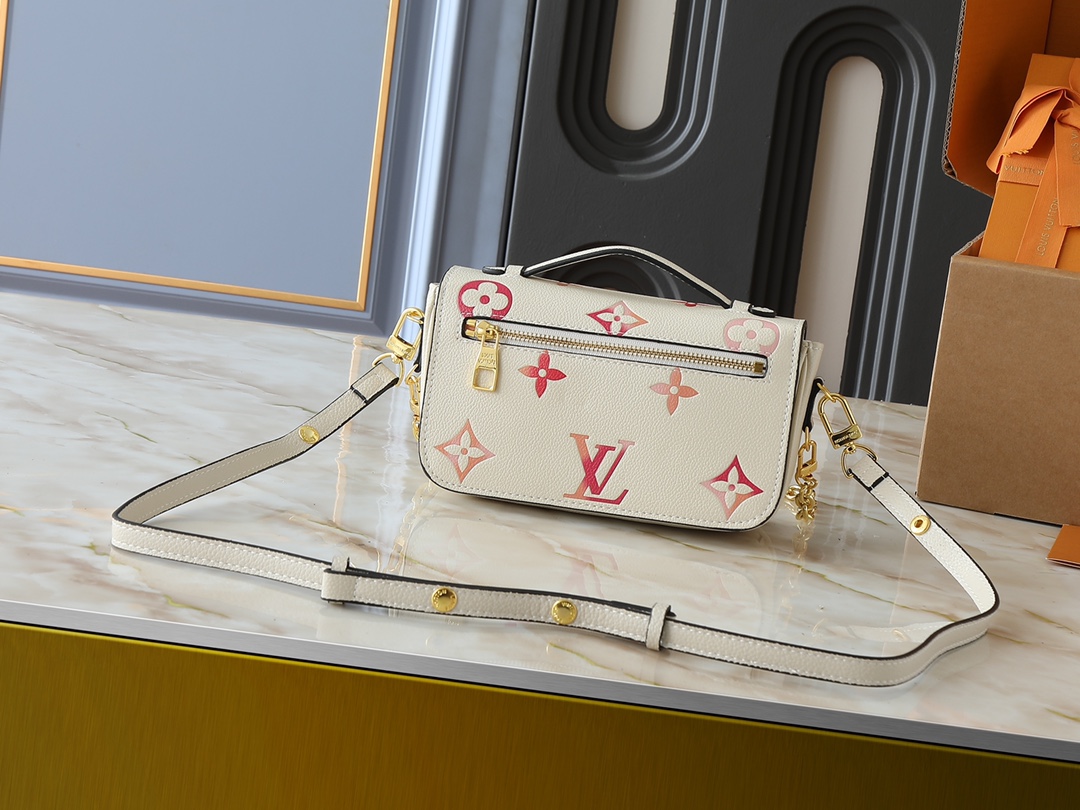 Fashionable shoulder bag for ladies