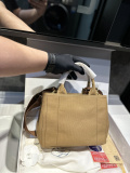 Fashionable shoulder bag for ladies