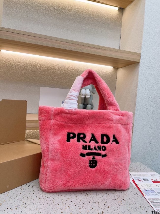 Fashionable shoulder bag for ladies