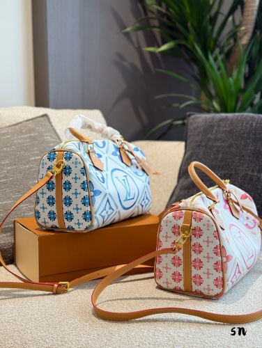 New Bag Fashionable bag