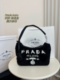 Fashionable shoulder bag for ladies