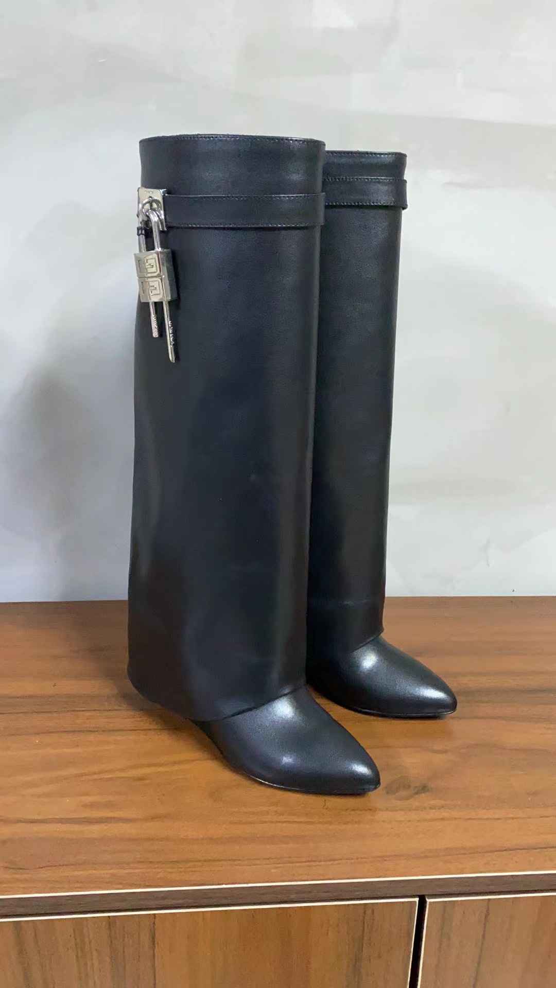New fashionable leather boots(High quanlity)