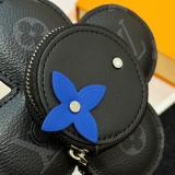 Fashionable pendant keychain