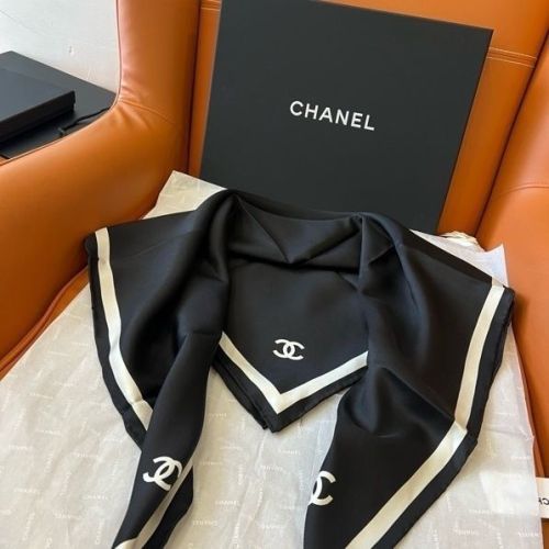 (gift with box)Newly arrived women's fashionable silk scarf(90*90)