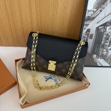 Ladies' fashion handbag