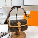 Latest gift box set, fashionable shoulder bag ,card bag combination, full set of plastic packaging (with box)