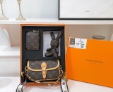 Latest gift box set, fashionable shoulder bag ,card bag combination, full set of plastic packaging (with box)